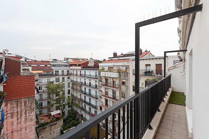 Casas en venta y pisos alquiler - 3