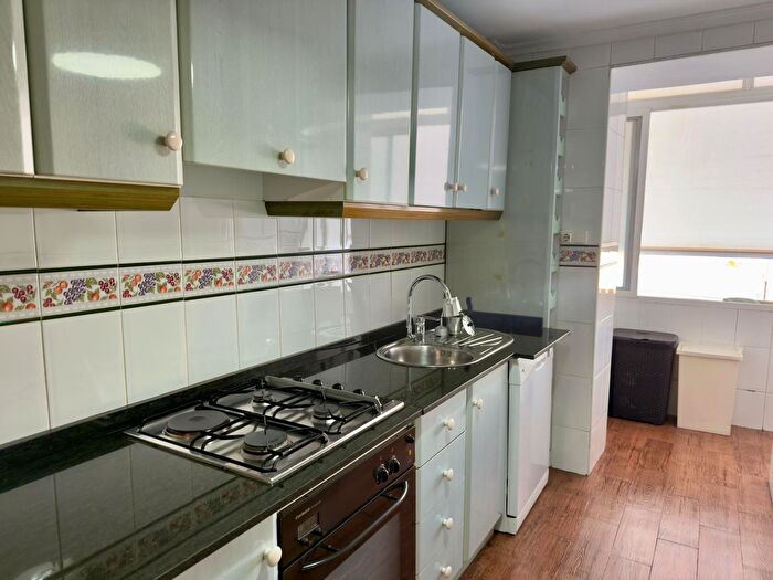 Casas en venta y pisos alquiler - 2