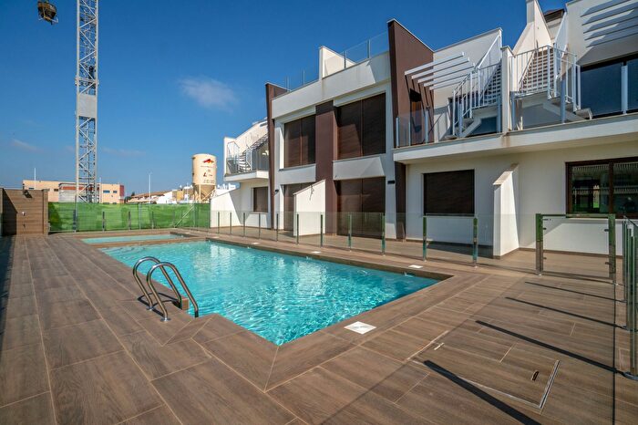 Casas en venta y pisos alquiler - 3
