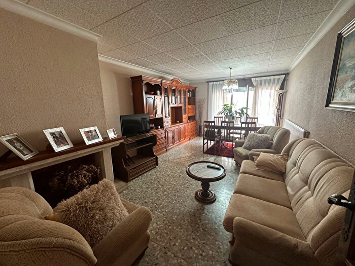 Casas en venta y pisos alquiler - 1