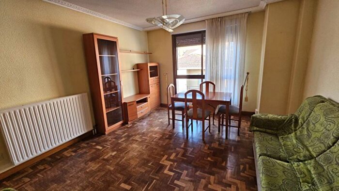 Casas en venta y pisos alquiler - 3