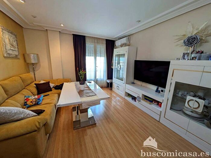 Casas en venta y pisos alquiler - 1