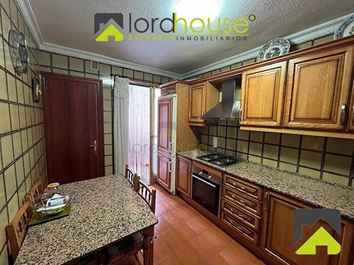 Casas en venta y pisos alquiler - 3