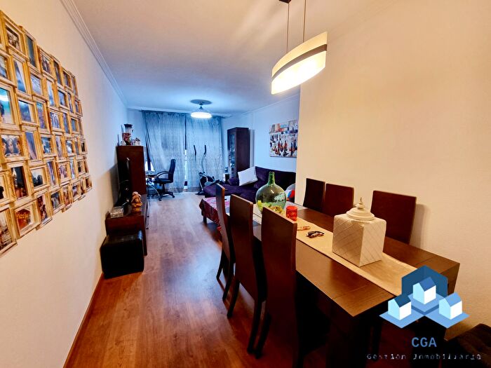 Casas en venta y pisos alquiler - 3