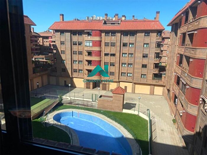 Casas en venta y pisos alquiler - 1