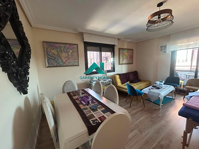 Casas en venta y pisos alquiler - 2